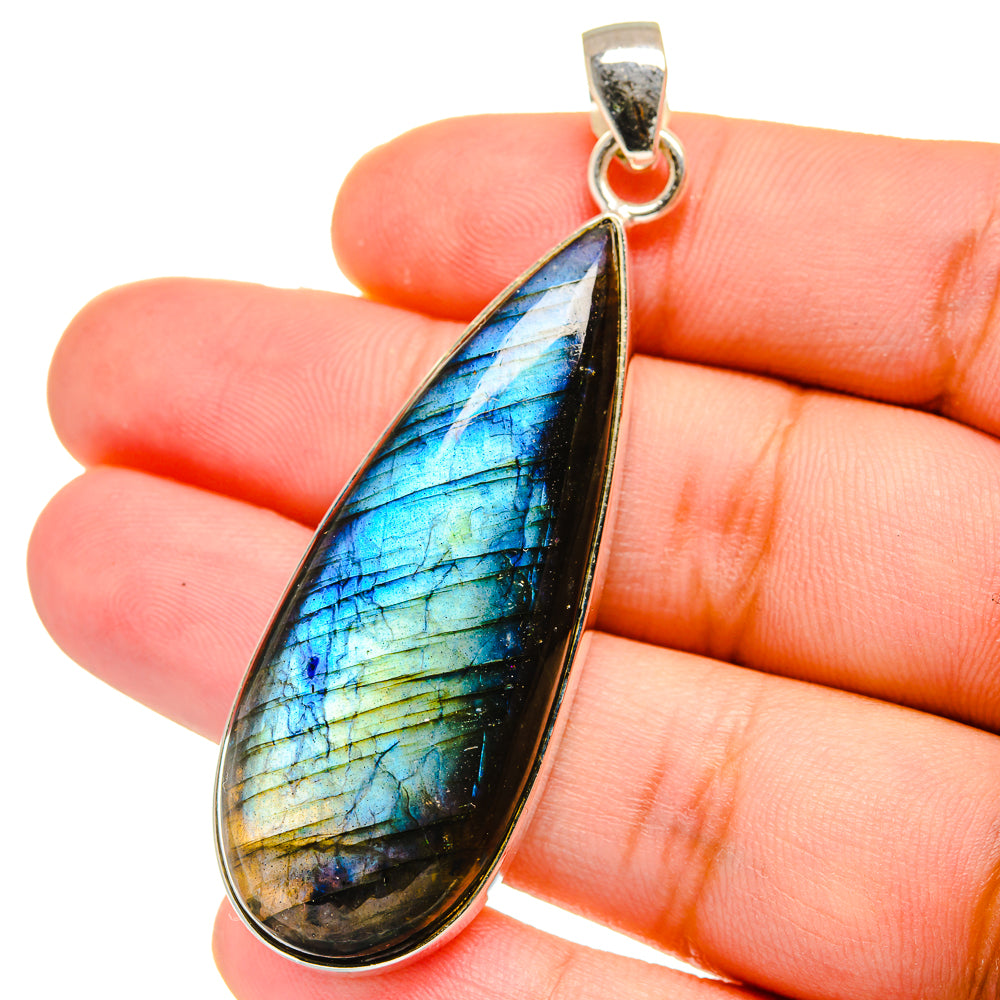Labradorite Pendants handcrafted by Anasilvercos - PD15318