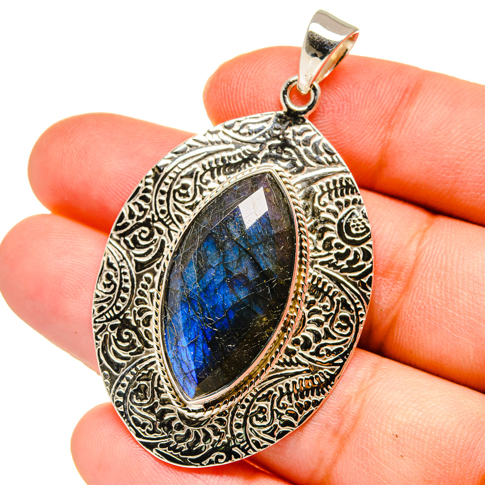 Labradorite Pendants handcrafted by Anasilvercos - PD15367