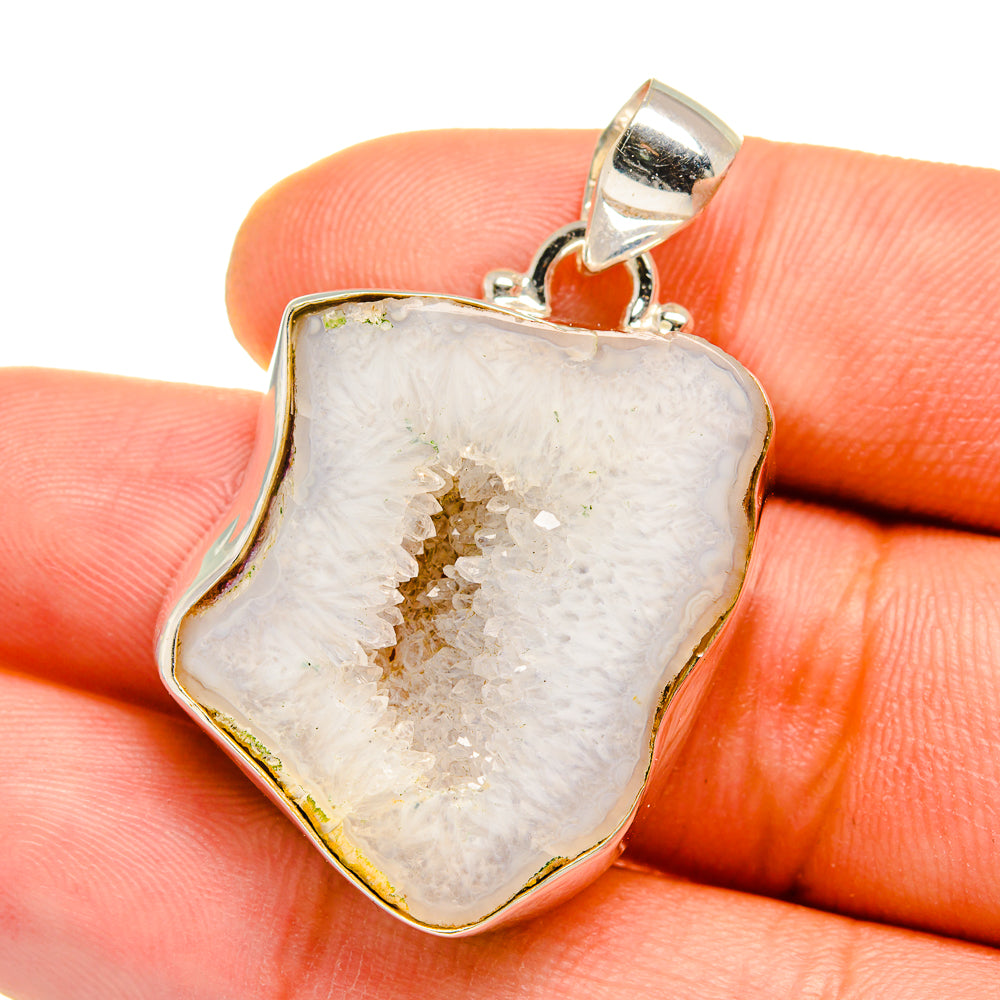 White Geode Slice Pendants handcrafted by Anasilvercos - PD15741