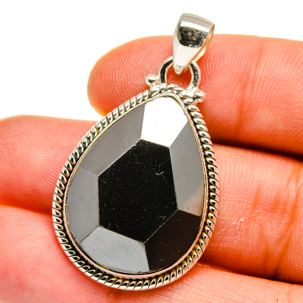 Hematite Pendants handcrafted by Anasilvercos - PD16021