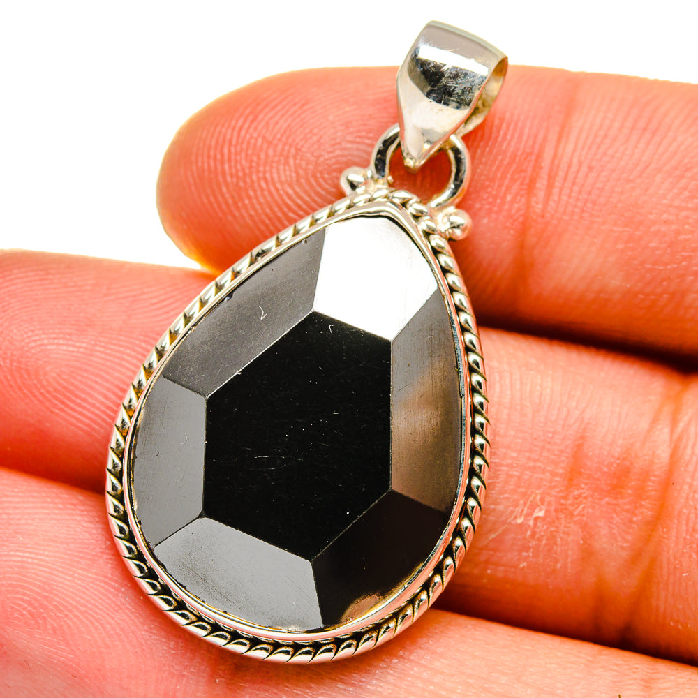 Hematite Pendants handcrafted by Anasilvercos - PD16022