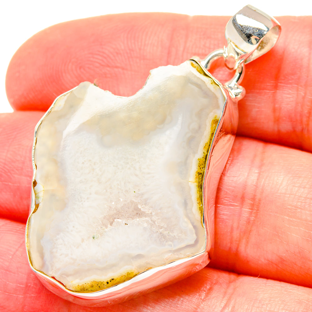 White Geode Slice Pendants handcrafted by Anasilvercos - PD16734