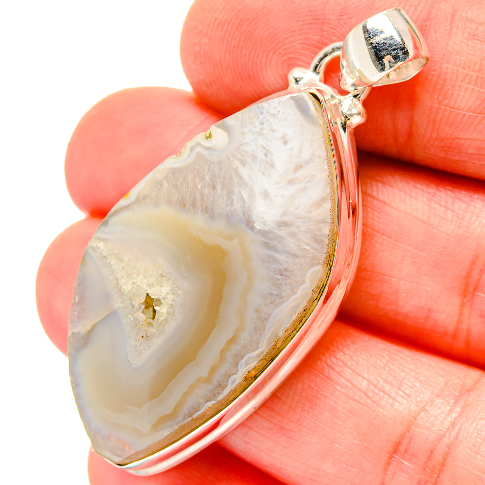 White Geode Slice Pendants handcrafted by Anasilvercos - PD16786