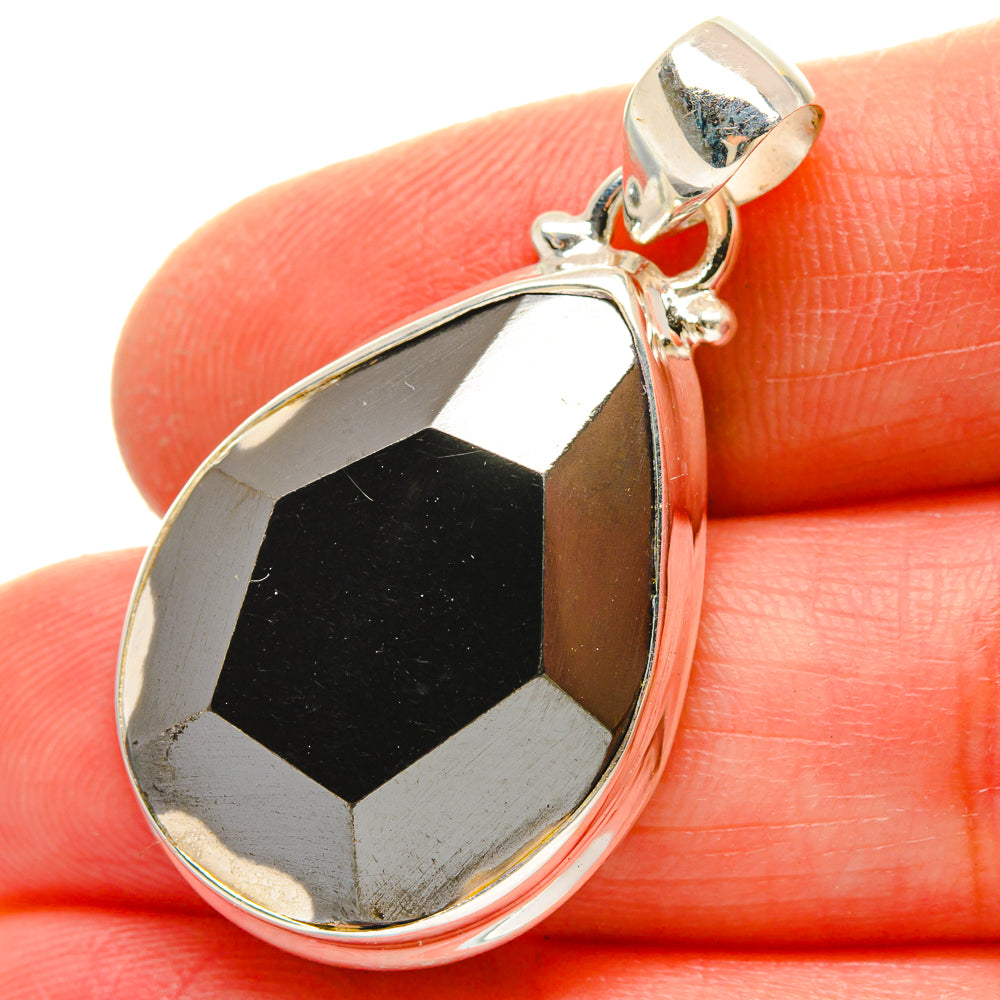 Hematite Pendants handcrafted by Anasilvercos - PD16897