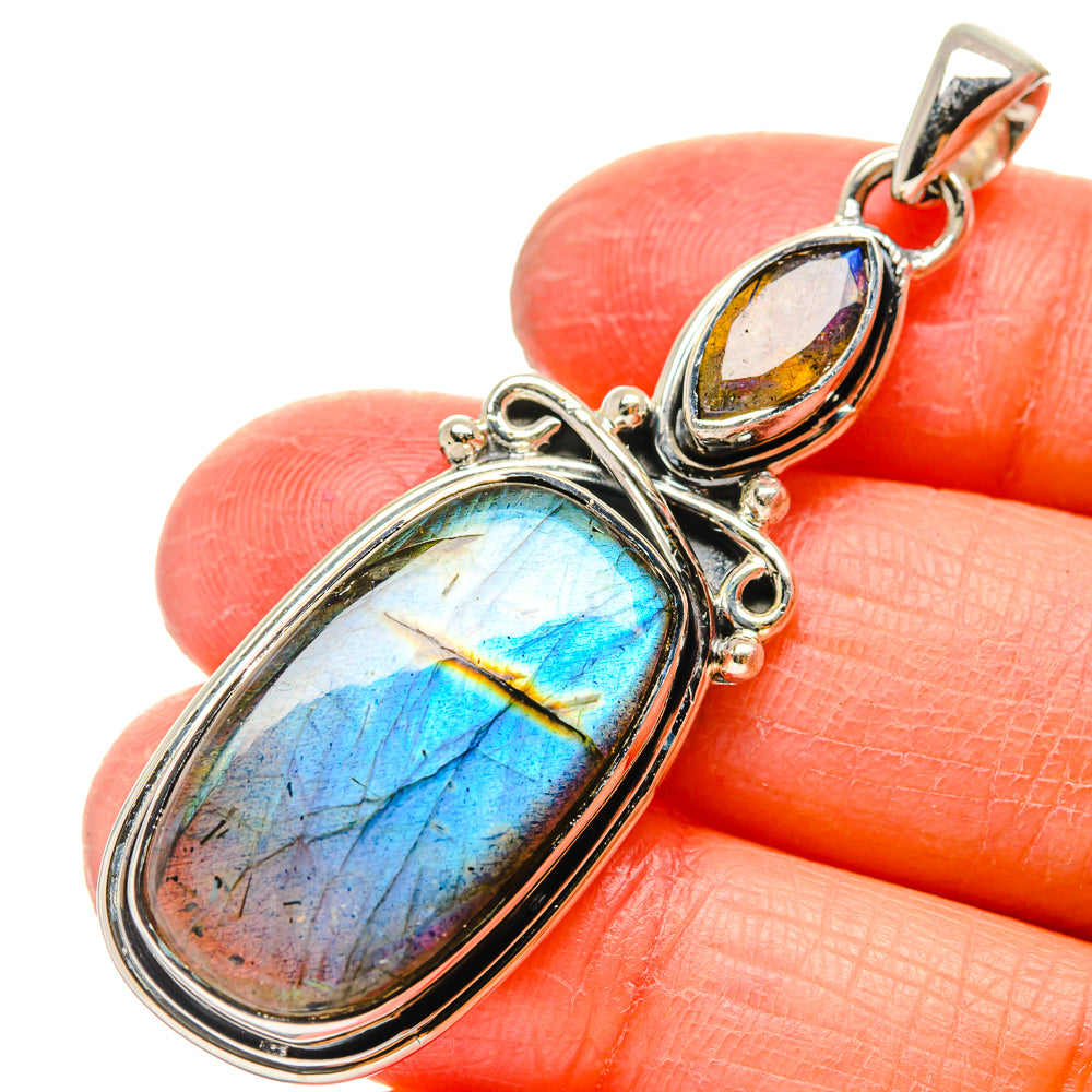 Labradorite Pendants handcrafted by Anasilvercos - PD17229