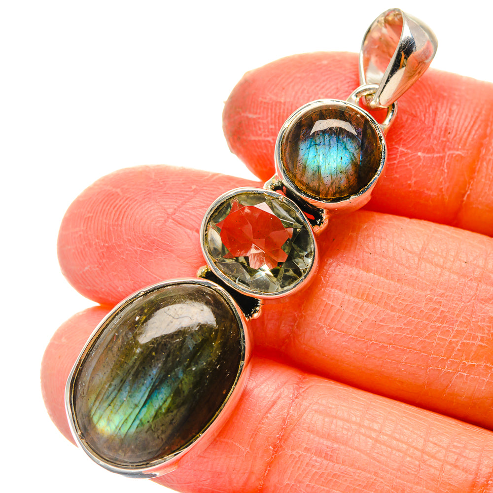 Labradorite Pendants handcrafted by Anasilvercos - PD17235