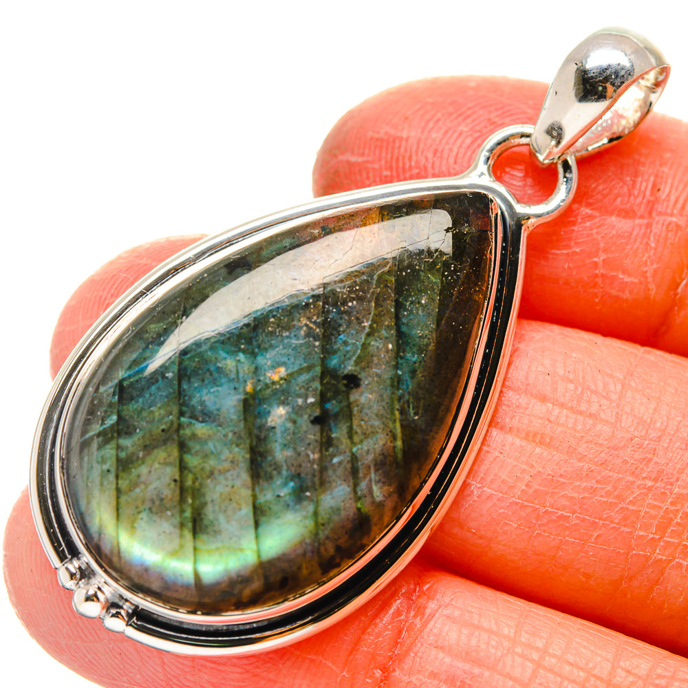 Labradorite Pendants handcrafted by Anasilvercos - PD17238