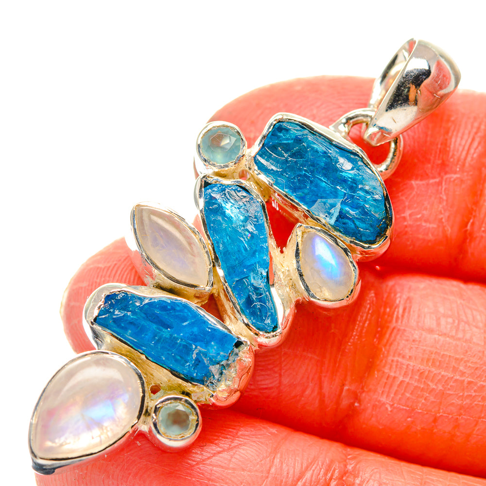 Apatite Pendants handcrafted by Anasilvercos - PD17251