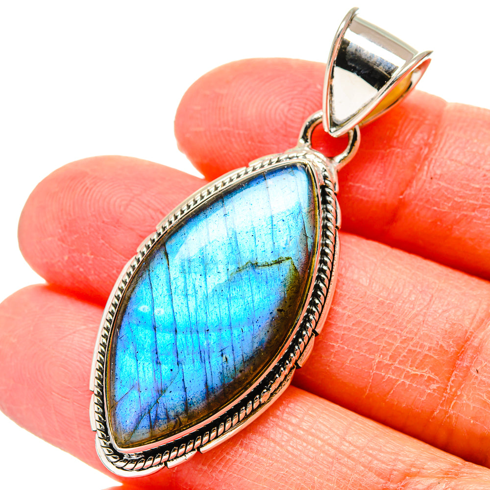 Labradorite Pendants handcrafted by Anasilvercos - PD17271