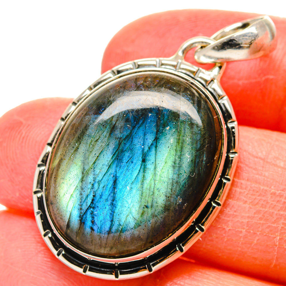 Labradorite Pendants handcrafted by Anasilvercos - PD17272