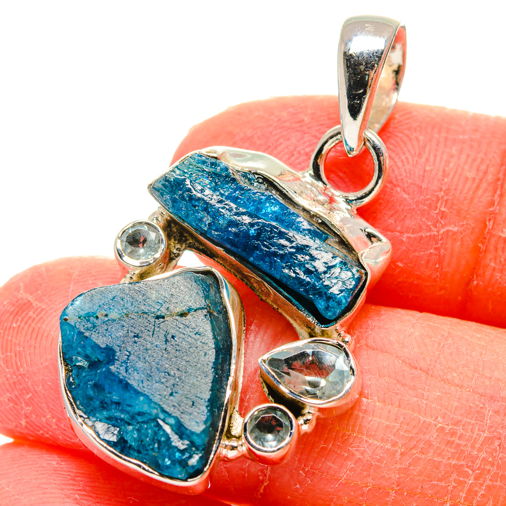 Apatite Pendants handcrafted by Anasilvercos - PD17329