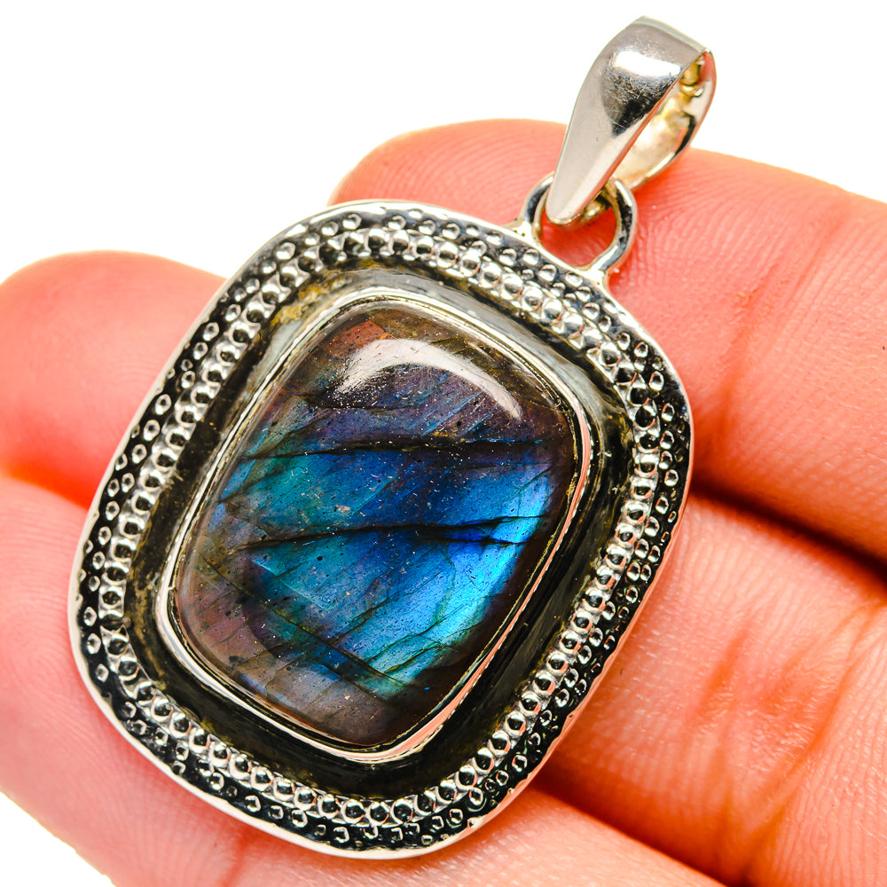 Labradorite Pendants handcrafted by Anasilvercos - PD17457