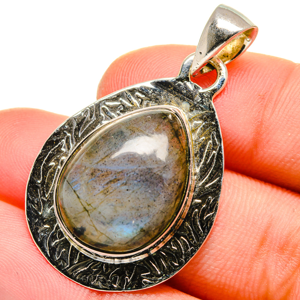 Labradorite Pendants handcrafted by Anasilvercos - PD17488