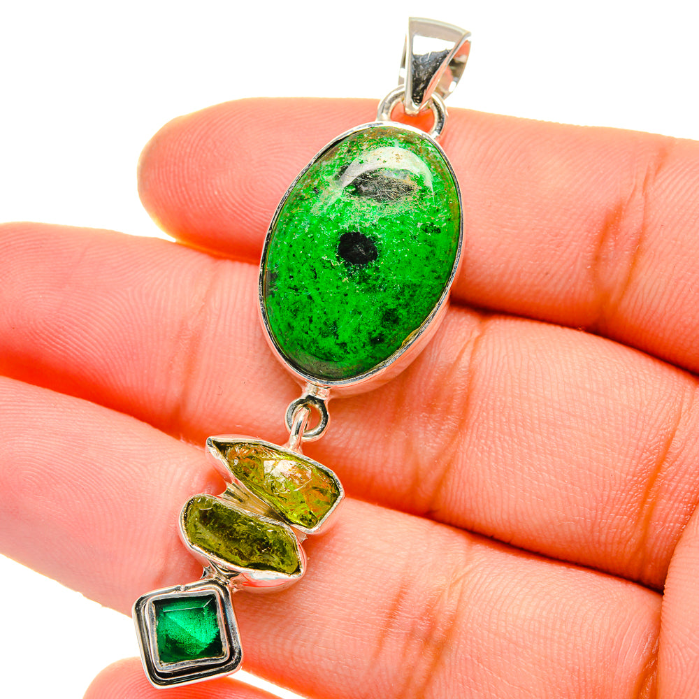 Gaspeite Pendants handcrafted by Anasilvercos - PD17527