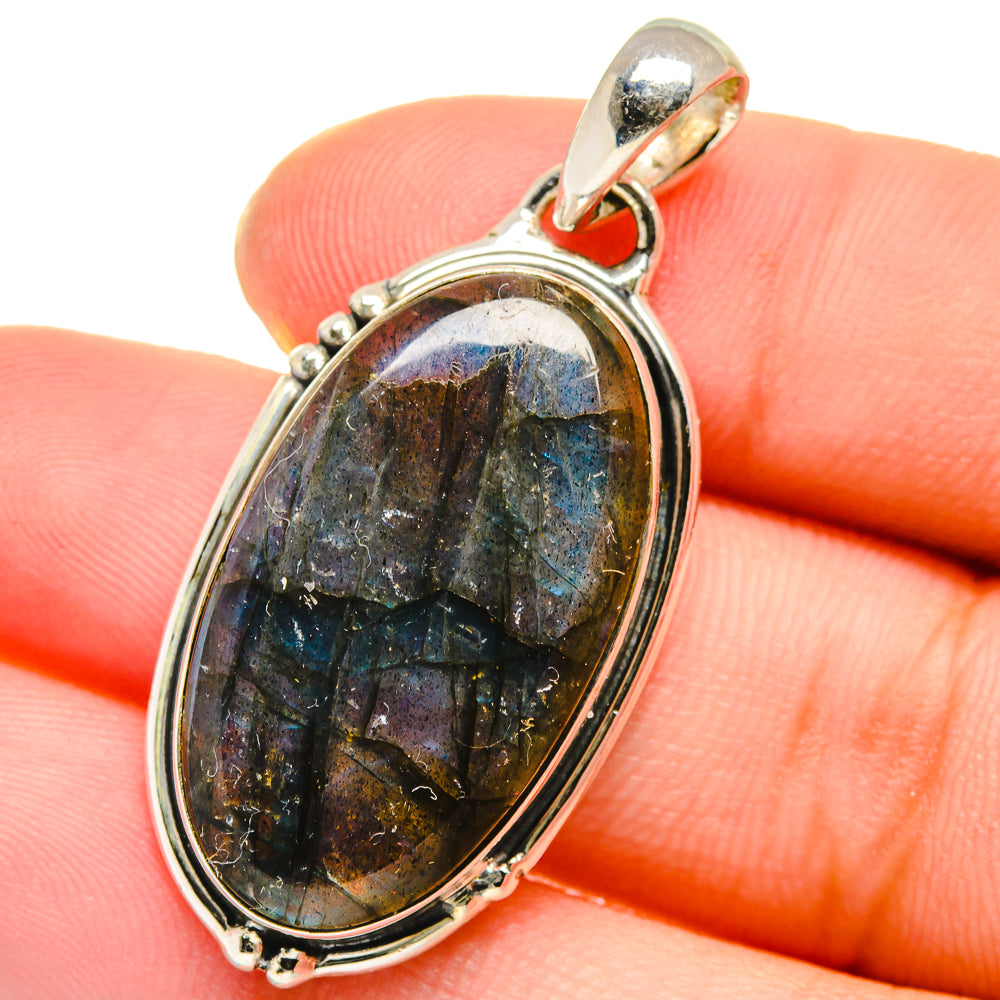 Labradorite Pendants handcrafted by Anasilvercos - PD17544