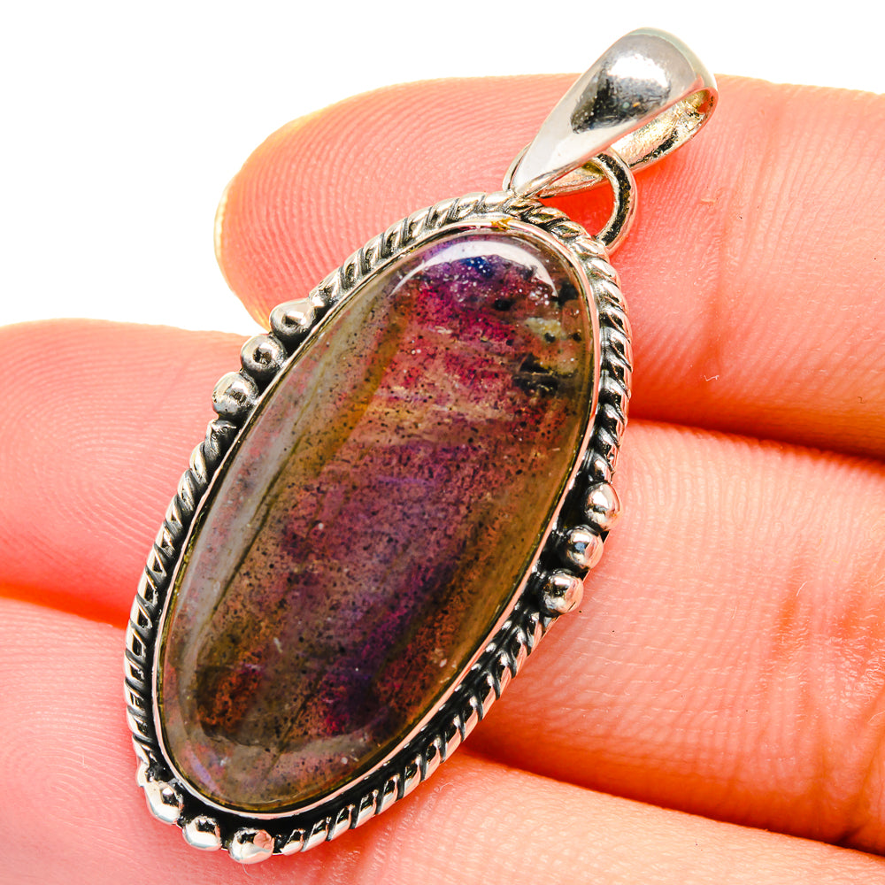 Labradorite Pendants handcrafted by Anasilvercos - PD17561