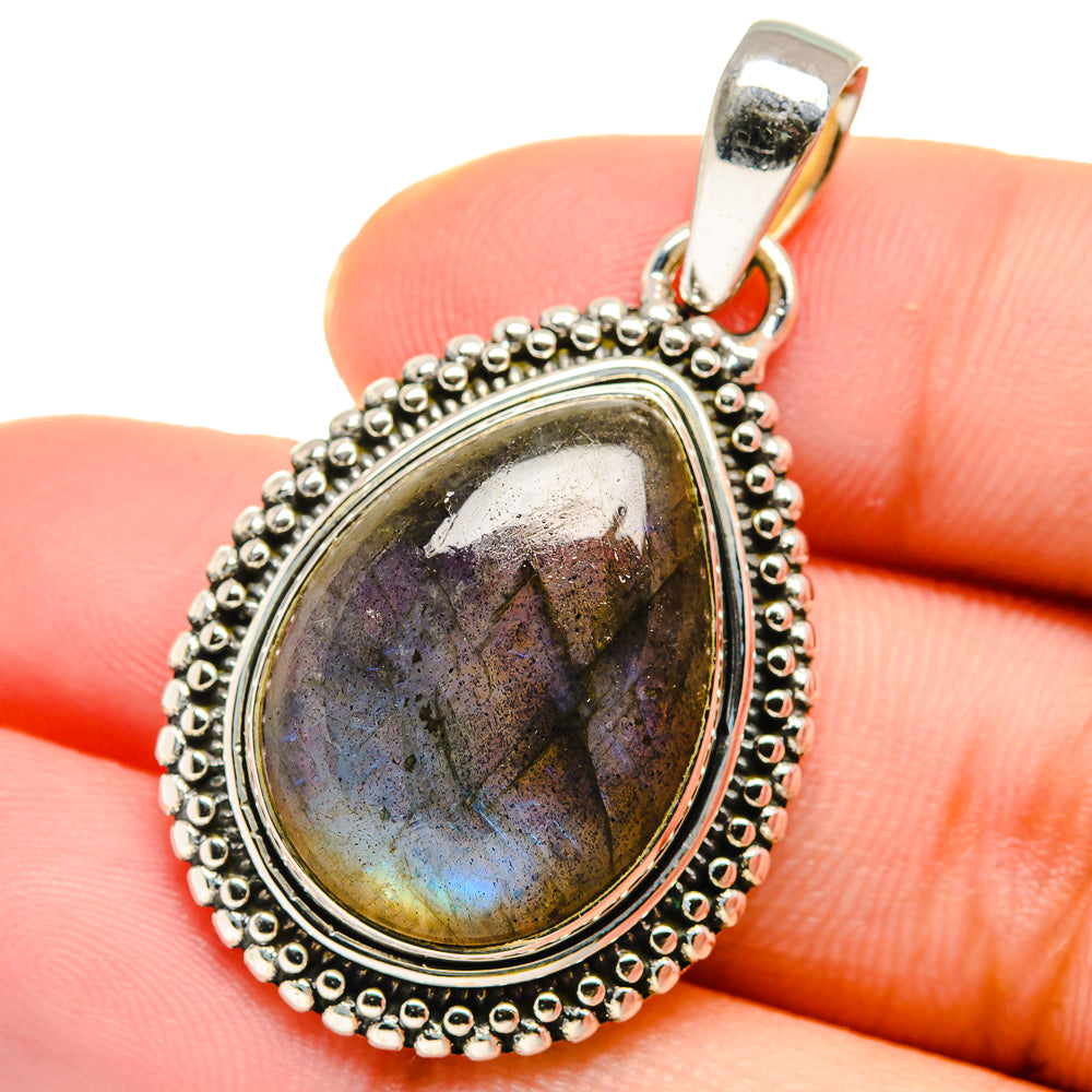 Labradorite Pendants handcrafted by Anasilvercos - PD17573