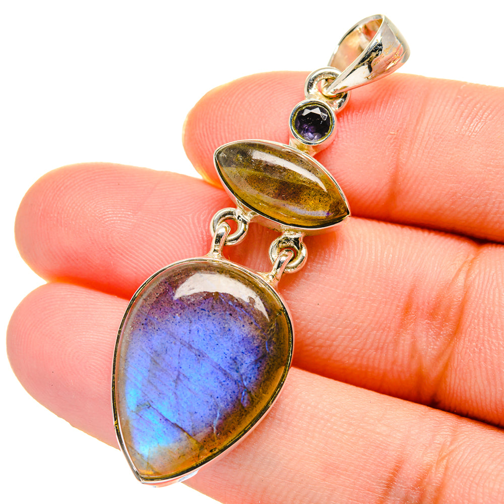 Labradorite Pendants handcrafted by Anasilvercos - PD17581