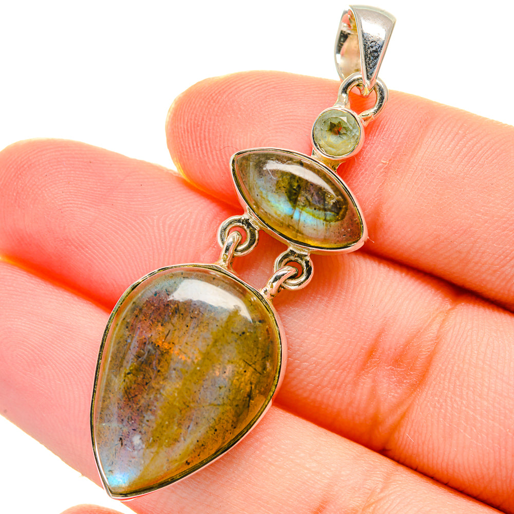 Labradorite Pendants handcrafted by Anasilvercos - PD17608