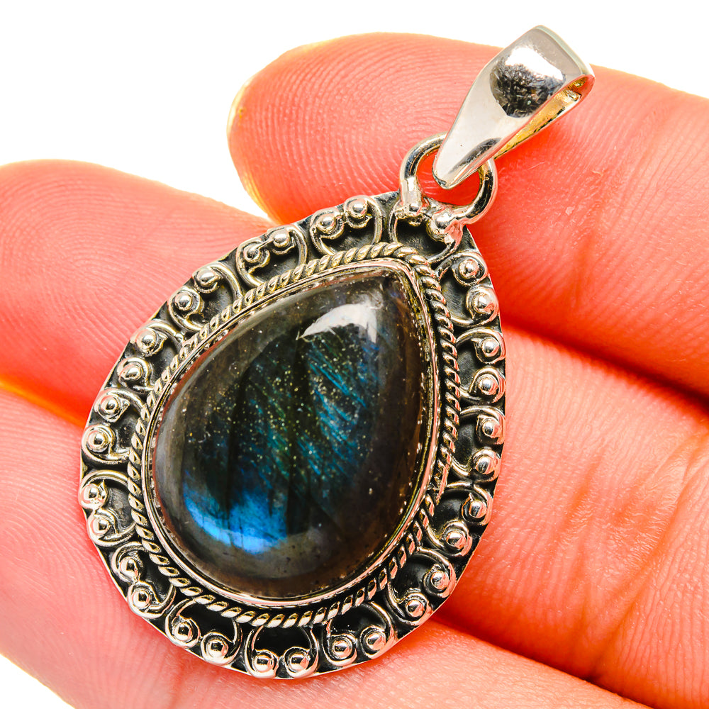 Labradorite Pendants handcrafted by Anasilvercos - PD17670