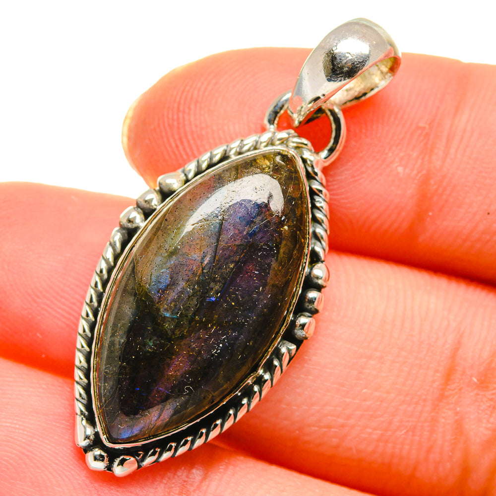 Labradorite Pendants handcrafted by Anasilvercos - PD17868