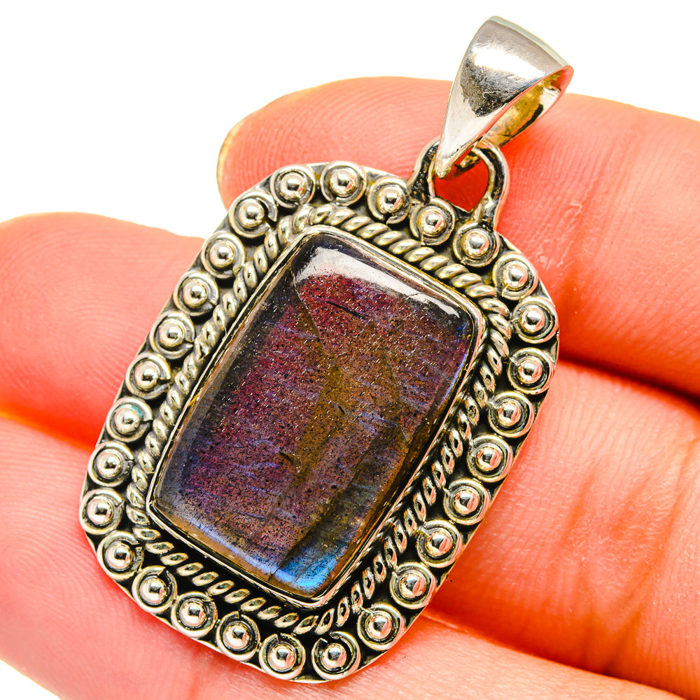 Labradorite Pendants handcrafted by Anasilvercos - PD17900