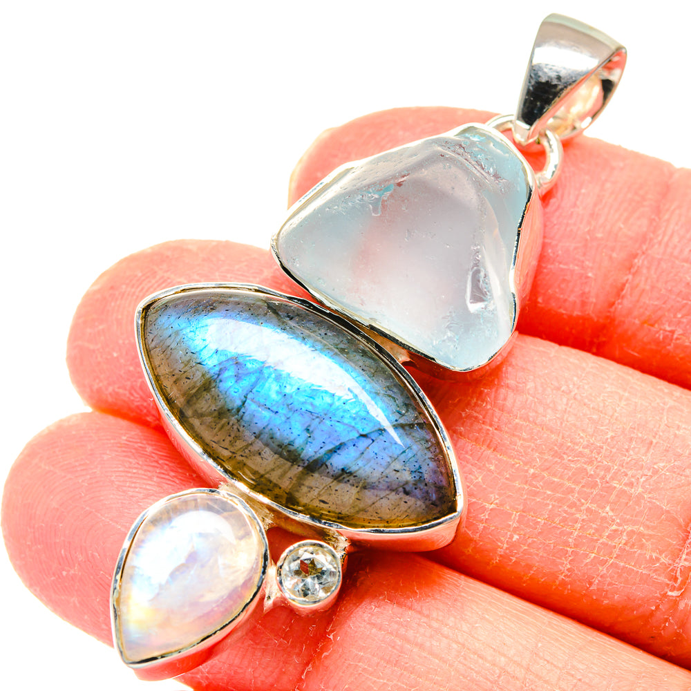 Labradorite Pendants handcrafted by Anasilvercos - PD17978