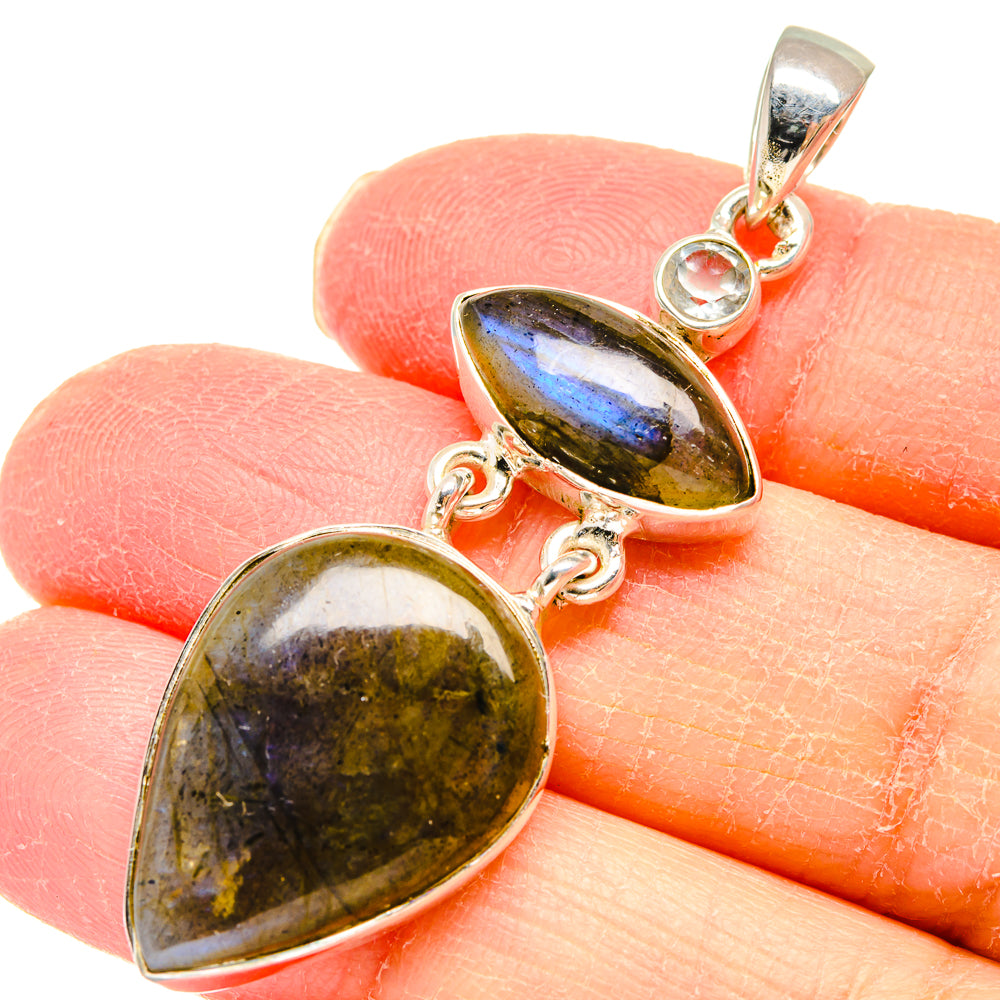 Labradorite Pendants handcrafted by Anasilvercos - PD18014