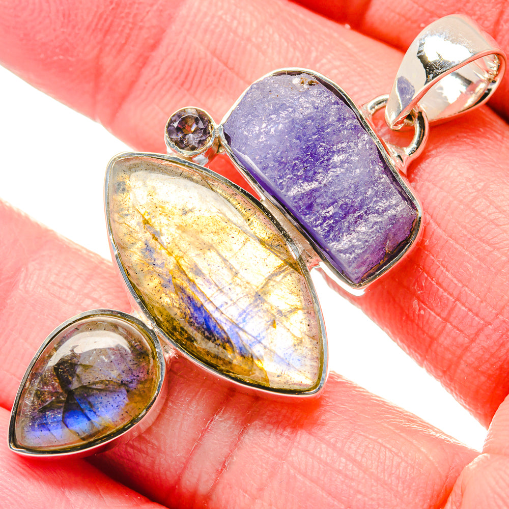 Tanzanite Pendants handcrafted by Anasilvercos - PD18071