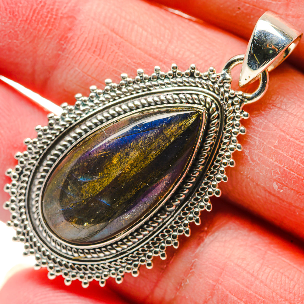 Labradorite Pendants handcrafted by Anasilvercos - PD18121