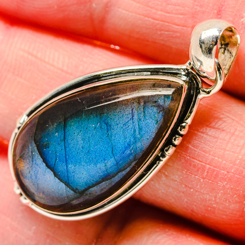 Labradorite Pendants handcrafted by Anasilvercos - PD18249