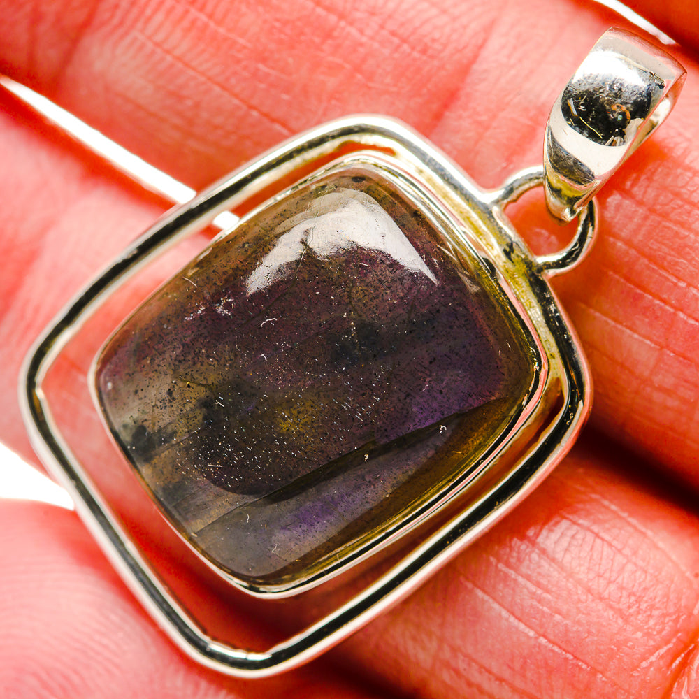 Labradorite Pendants handcrafted by Anasilvercos - PD18288