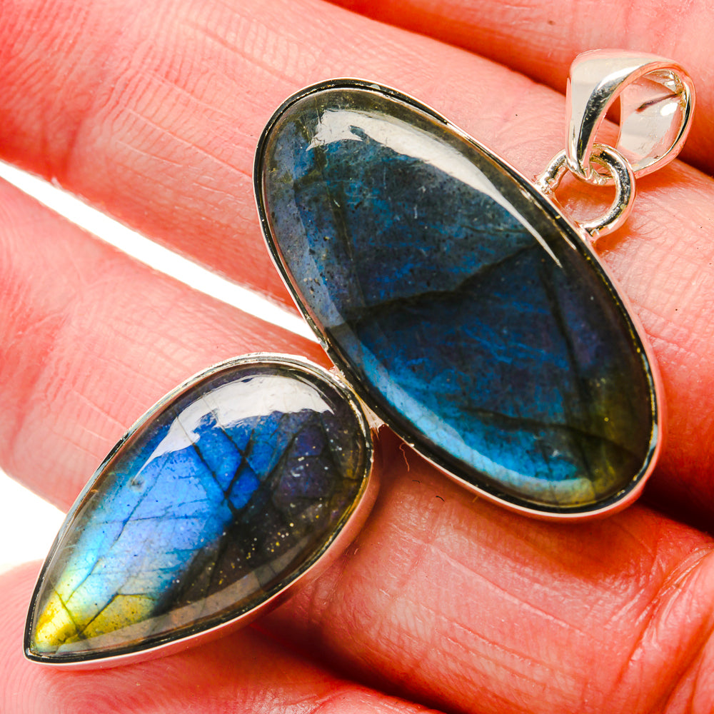 Labradorite Pendants handcrafted by Anasilvercos - PD18400