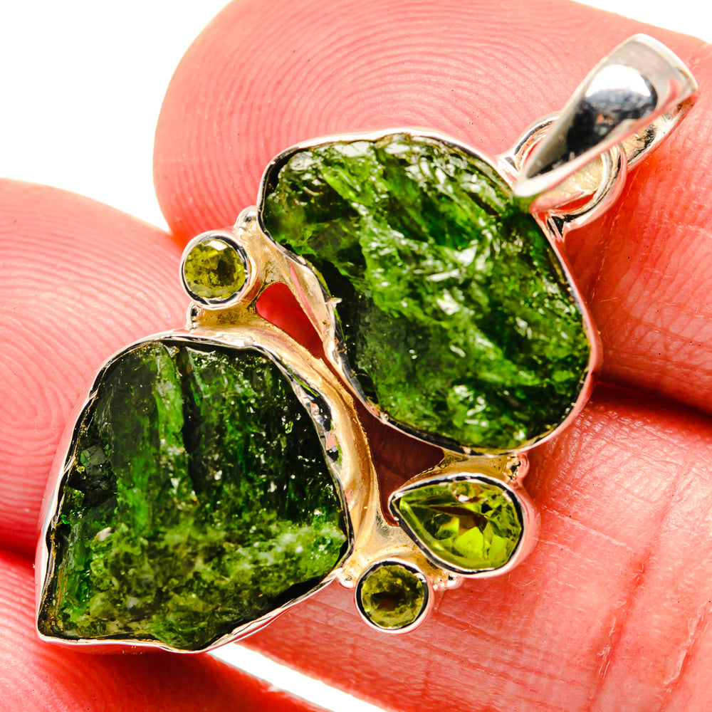 Chrome Diopside Pendants handcrafted by Anasilvercos - PD18446