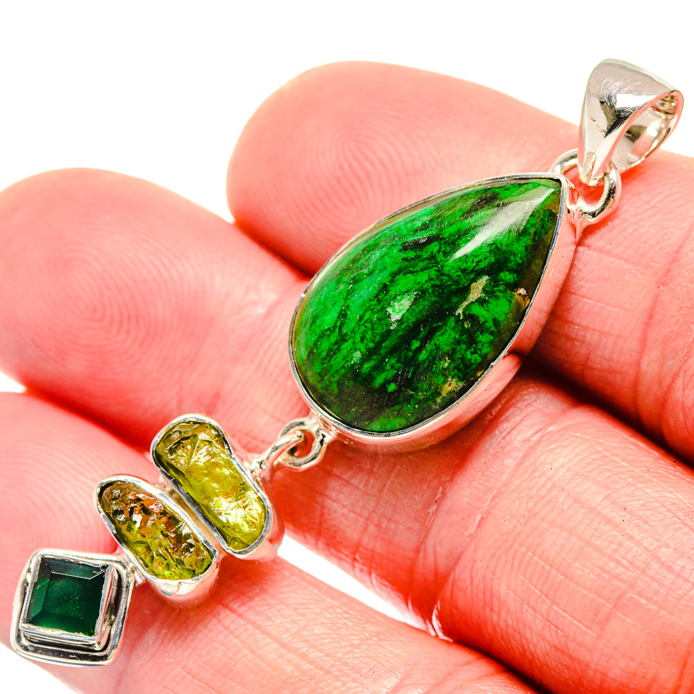 Gaspeite Pendants handcrafted by Anasilvercos - PD18510