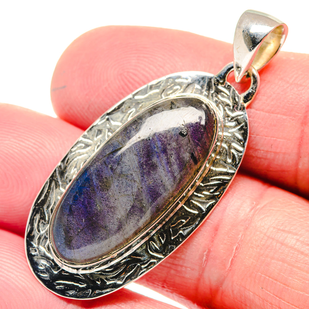 Labradorite Pendants handcrafted by Anasilvercos - PD18614