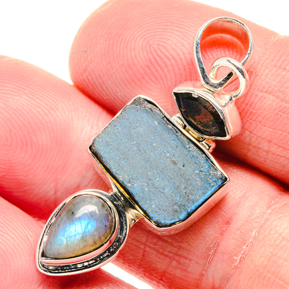 Labradorite Pendants handcrafted by Anasilvercos - PD18760