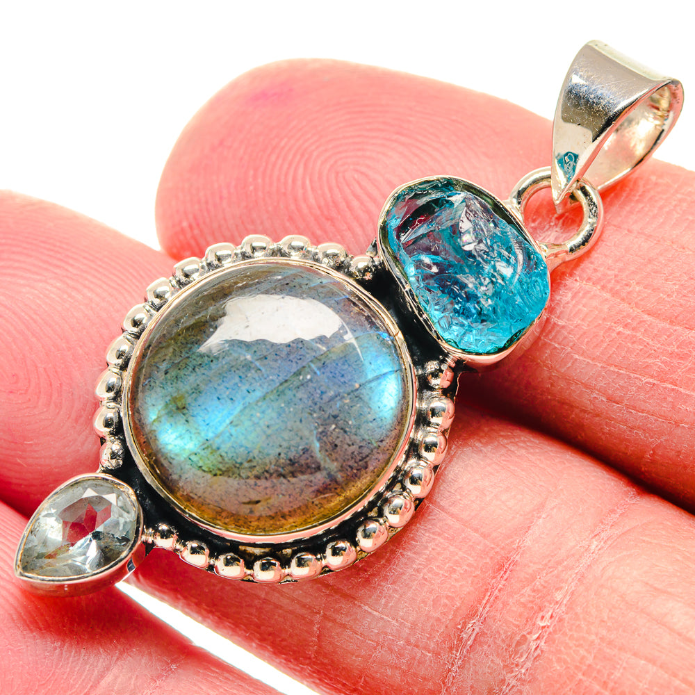 Labradorite Pendants handcrafted by Anasilvercos - PD18880