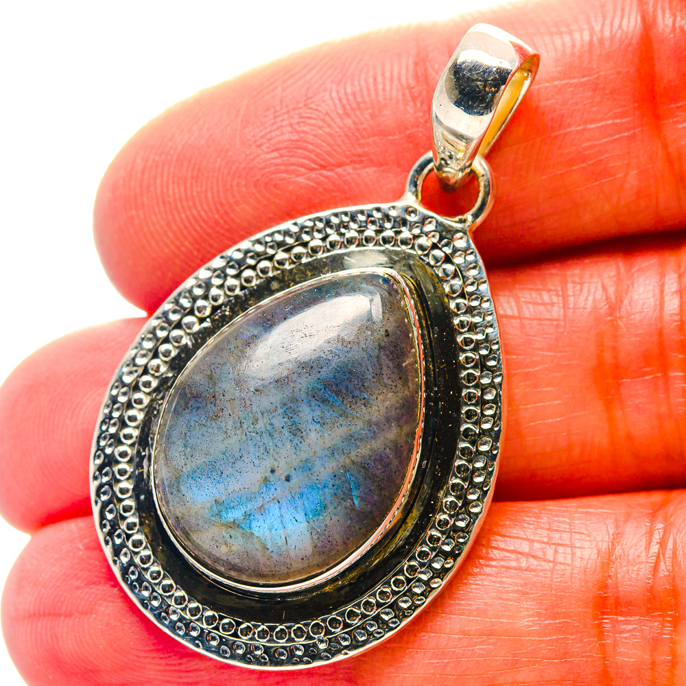Labradorite Pendants handcrafted by Anasilvercos - PD19027