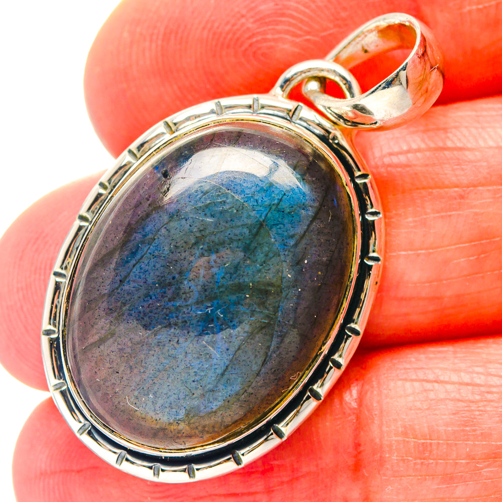 Labradorite Pendants handcrafted by Anasilvercos - PD19105