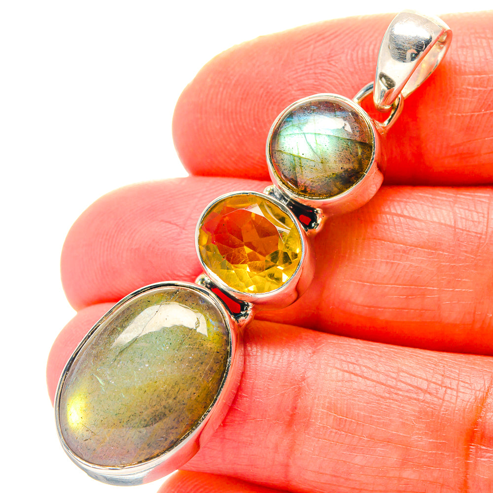 Labradorite Pendants handcrafted by Anasilvercos - PD19118