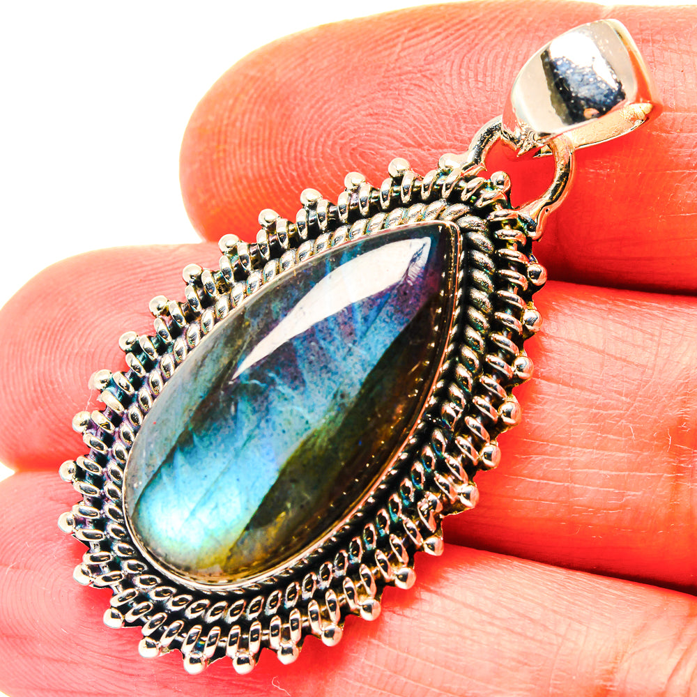 Labradorite Pendants handcrafted by Anasilvercos - PD19149