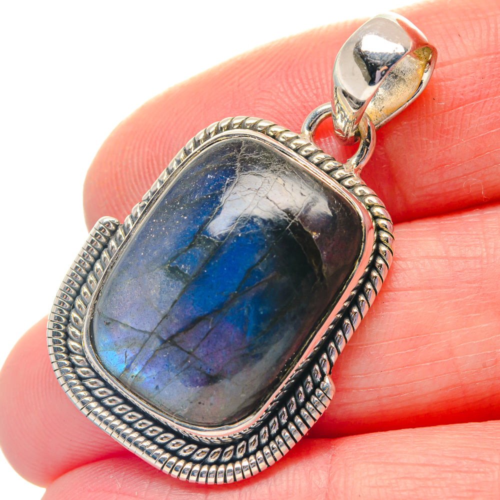 Labradorite Pendants handcrafted by Anasilvercos - PD19333