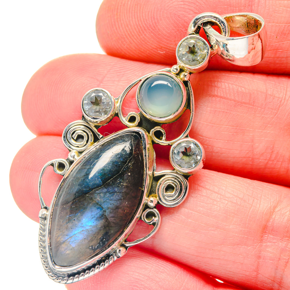 Labradorite Pendants handcrafted by Anasilvercos - PD19337