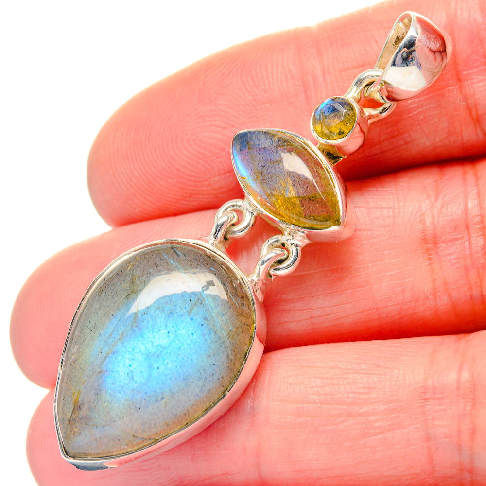 Labradorite Pendants handcrafted by Anasilvercos - PD19338