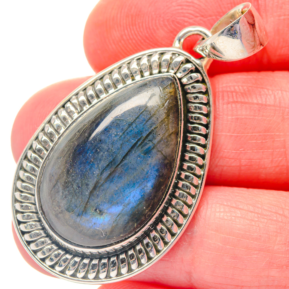 Labradorite Pendants handcrafted by Anasilvercos - PD19340