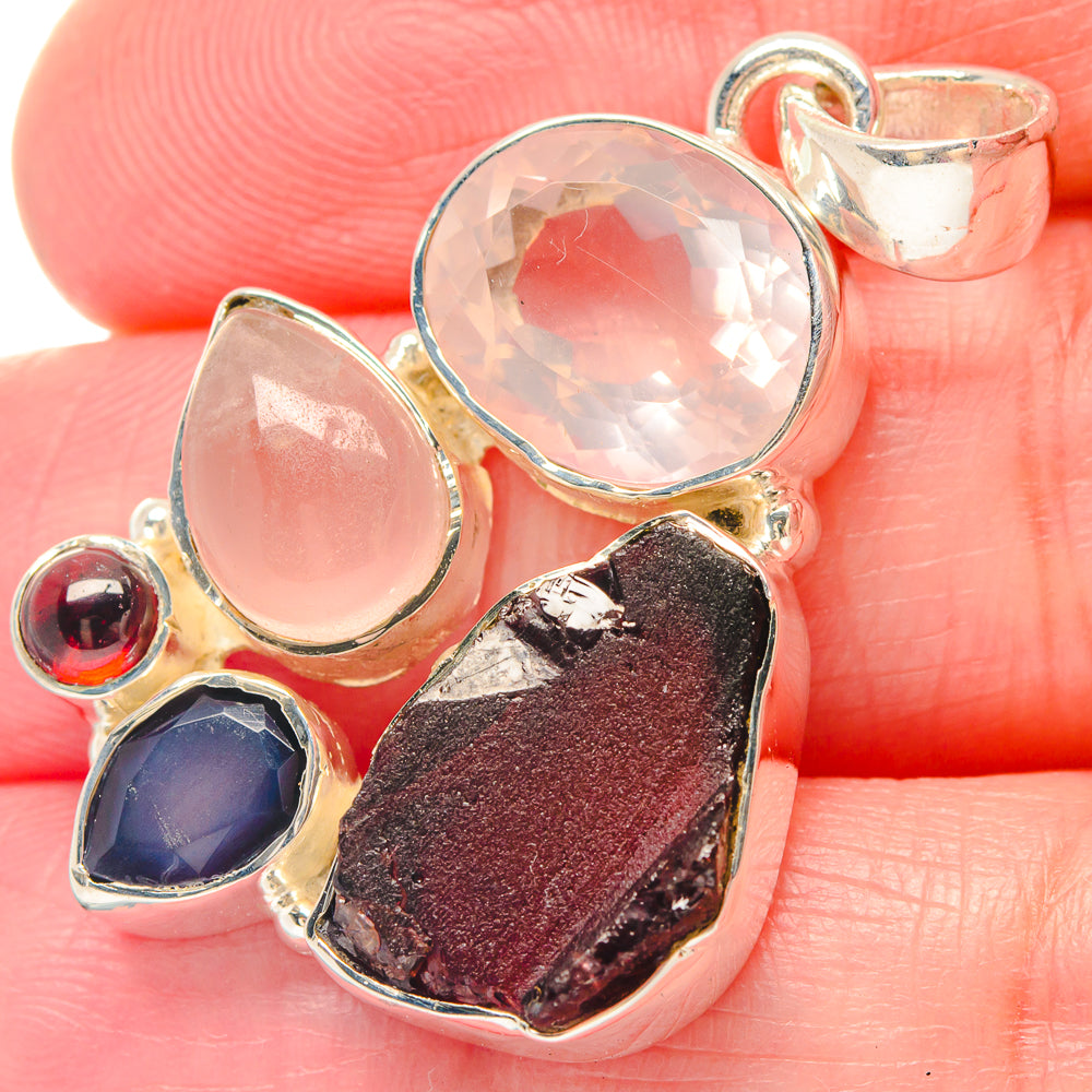 Labradorite Pendants handcrafted by Anasilvercos - PD19565
