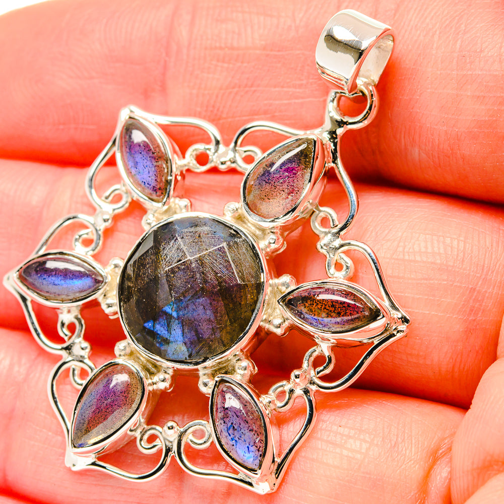 Labradorite Pendants handcrafted by Anasilvercos - PD19659