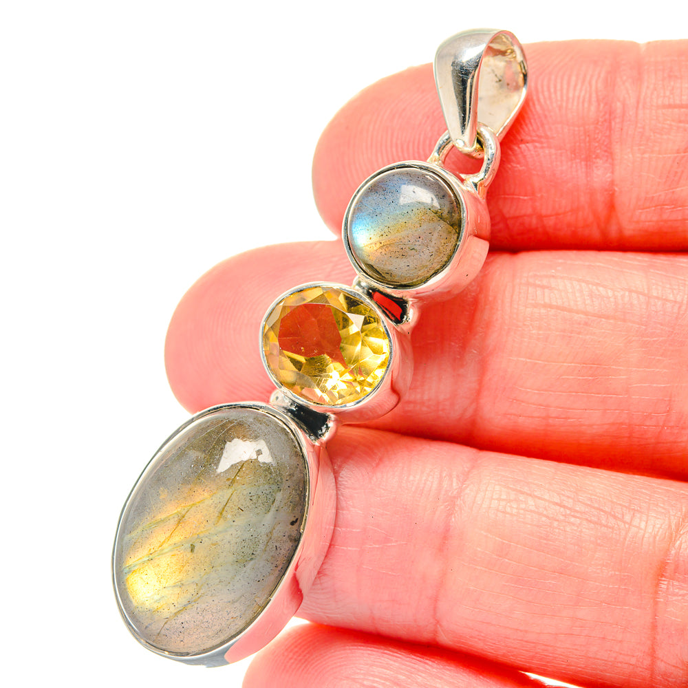 Labradorite Pendants handcrafted by Anasilvercos - PD19754