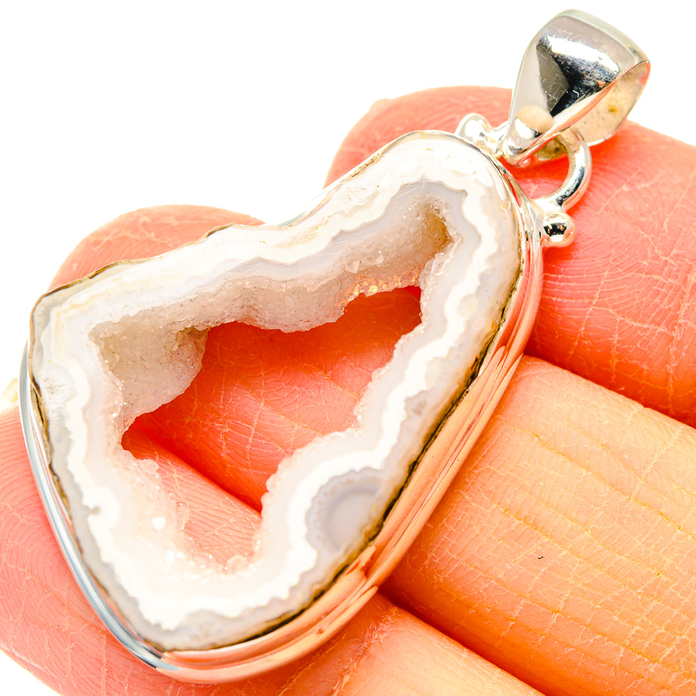 White Geode Slice Pendants handcrafted by Anasilvercos - PD19834